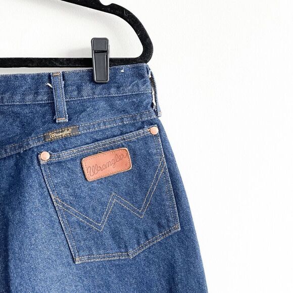 Wrangler Mens Five Pocket Mid-Rise Straight Leg Jeans Medium Wash Blue 40 Hemmed - Picture 4 of 9